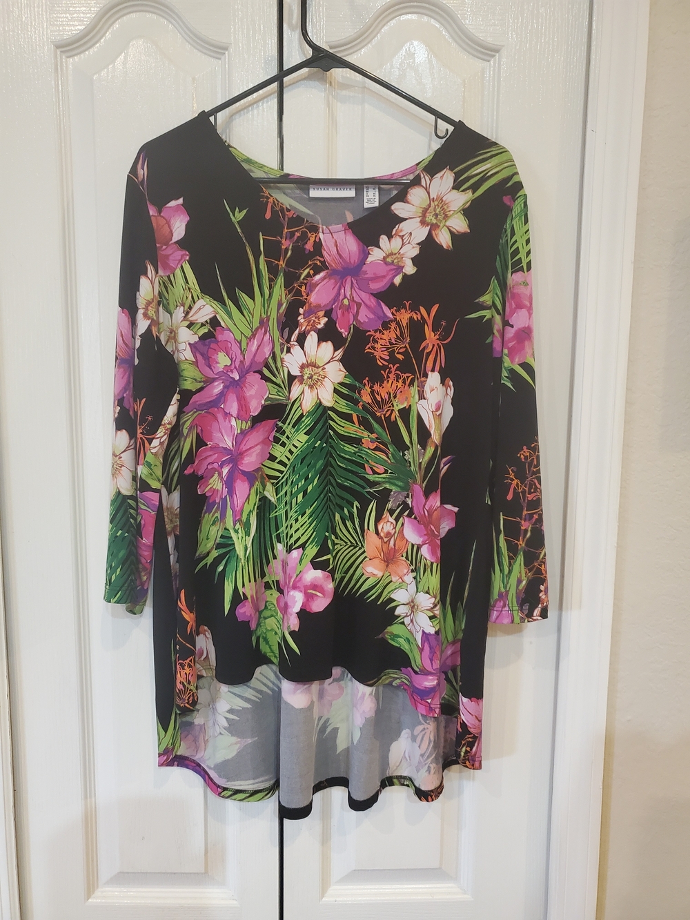 S. GRAVER, LARGE Floral Print Black & Pink Tunic Top,